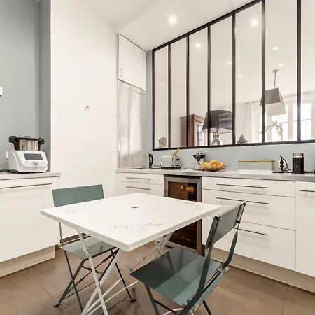 Апартаменты Ecole Militaire *